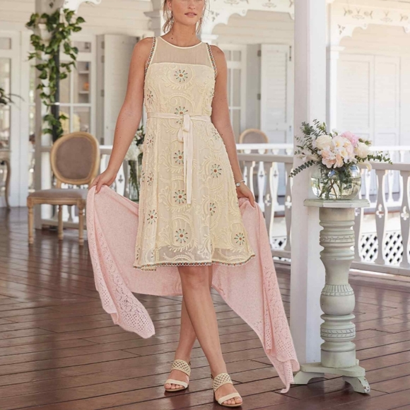 🆕🌿SUNDANCE EMBROIDERED DRESS🌿 - Picture 6 of 10